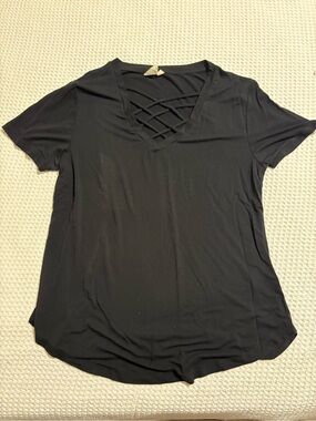White Crow Black Crisscross V-Neck Short Sleeve Top
